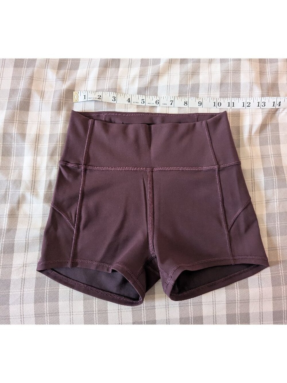 Lululemon Women’s Biker Shorts (Purple Size 4)